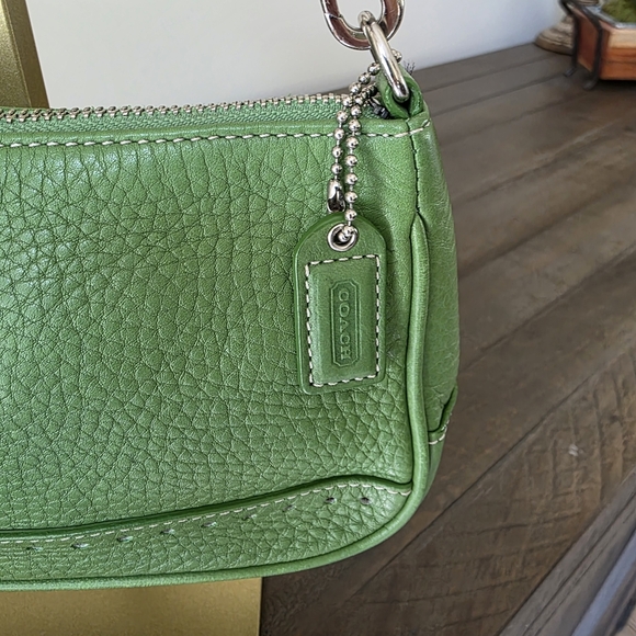 Vintage Coach Y2K Hamptons Demi Bag In Green Pebble Grain Leather - Picture 5 of 15